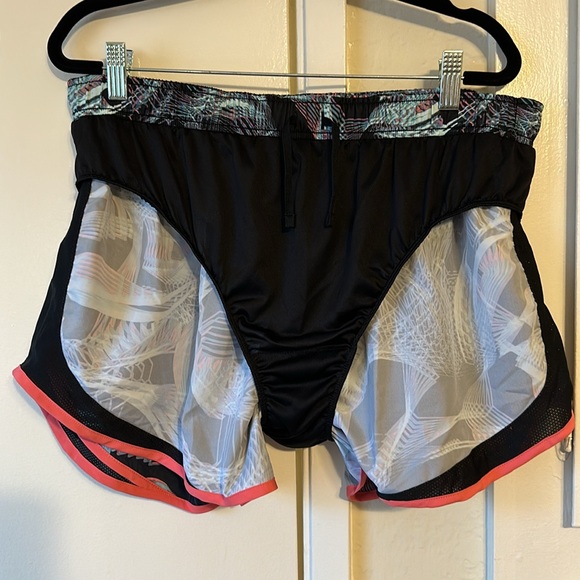 Nike Dri-Fit Shorts - Picture 5 of 12